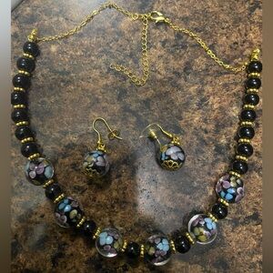 Bead necklace and earrings flowers